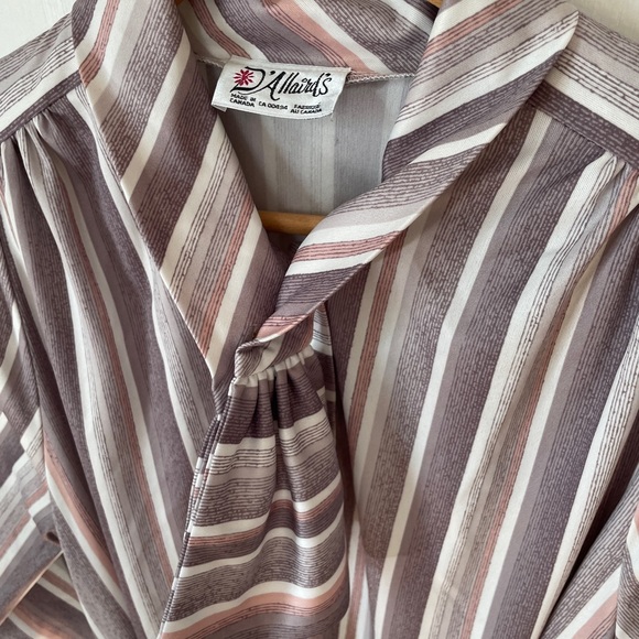 Vintage D’Allairds Dress with OG Belt & Bow tie neck - Picture 6 of 7